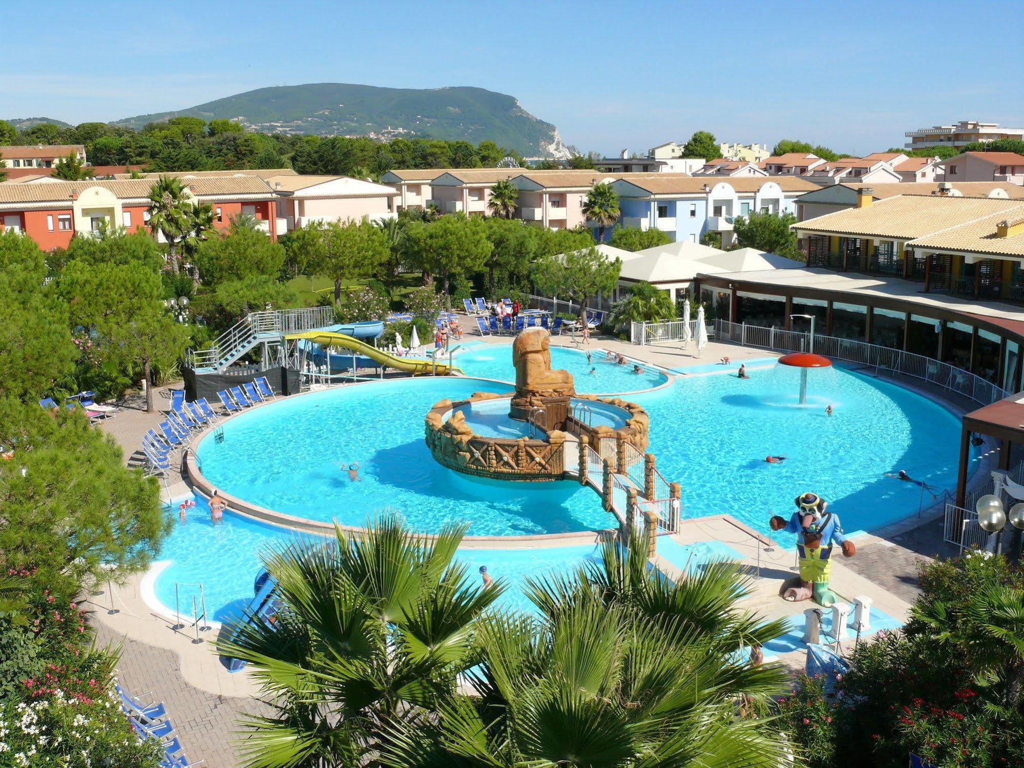 Villaggio Centro Vacanze De Angelis Numana Exterior photo