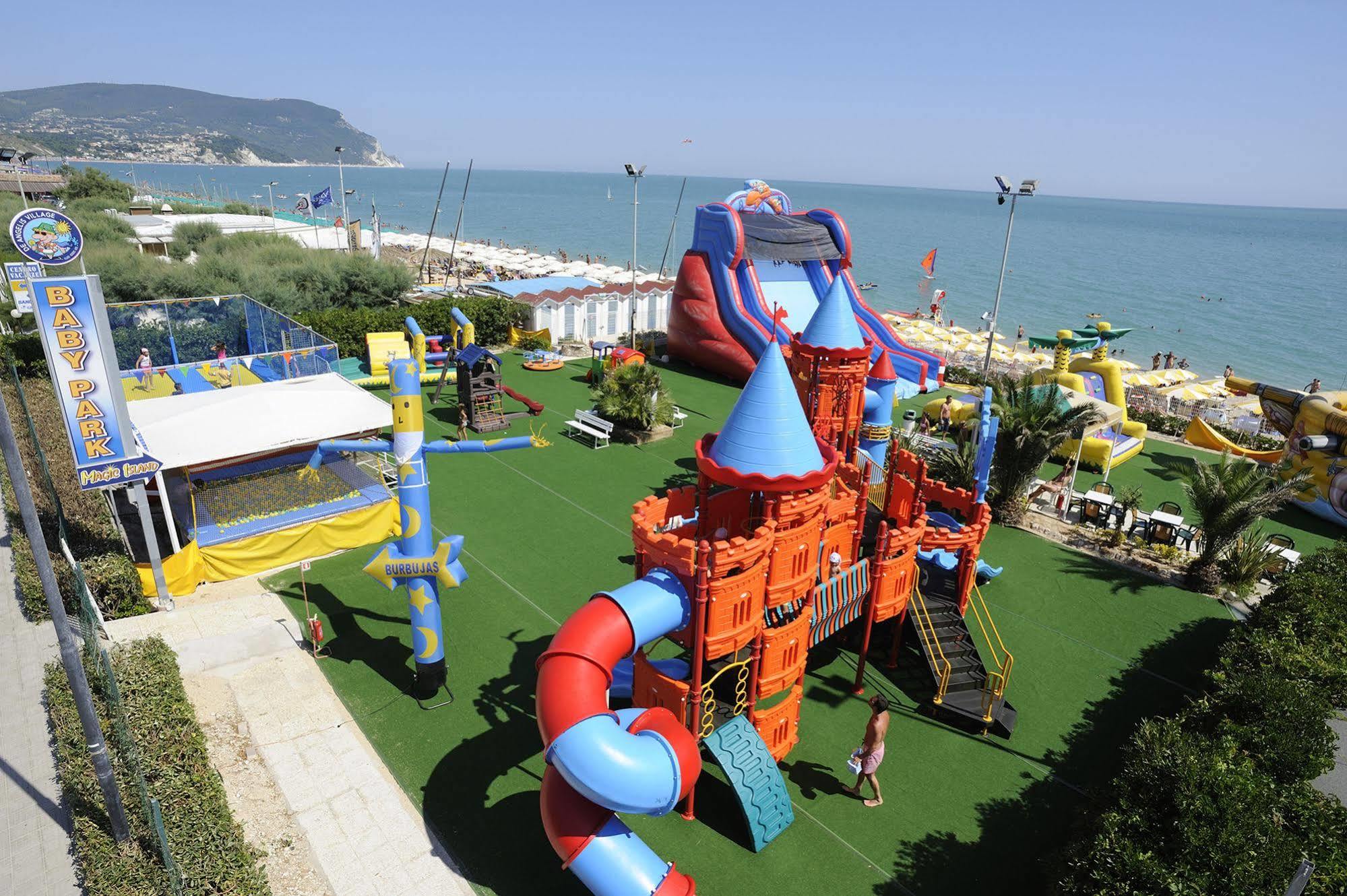 Villaggio Centro Vacanze De Angelis Numana Exterior photo
