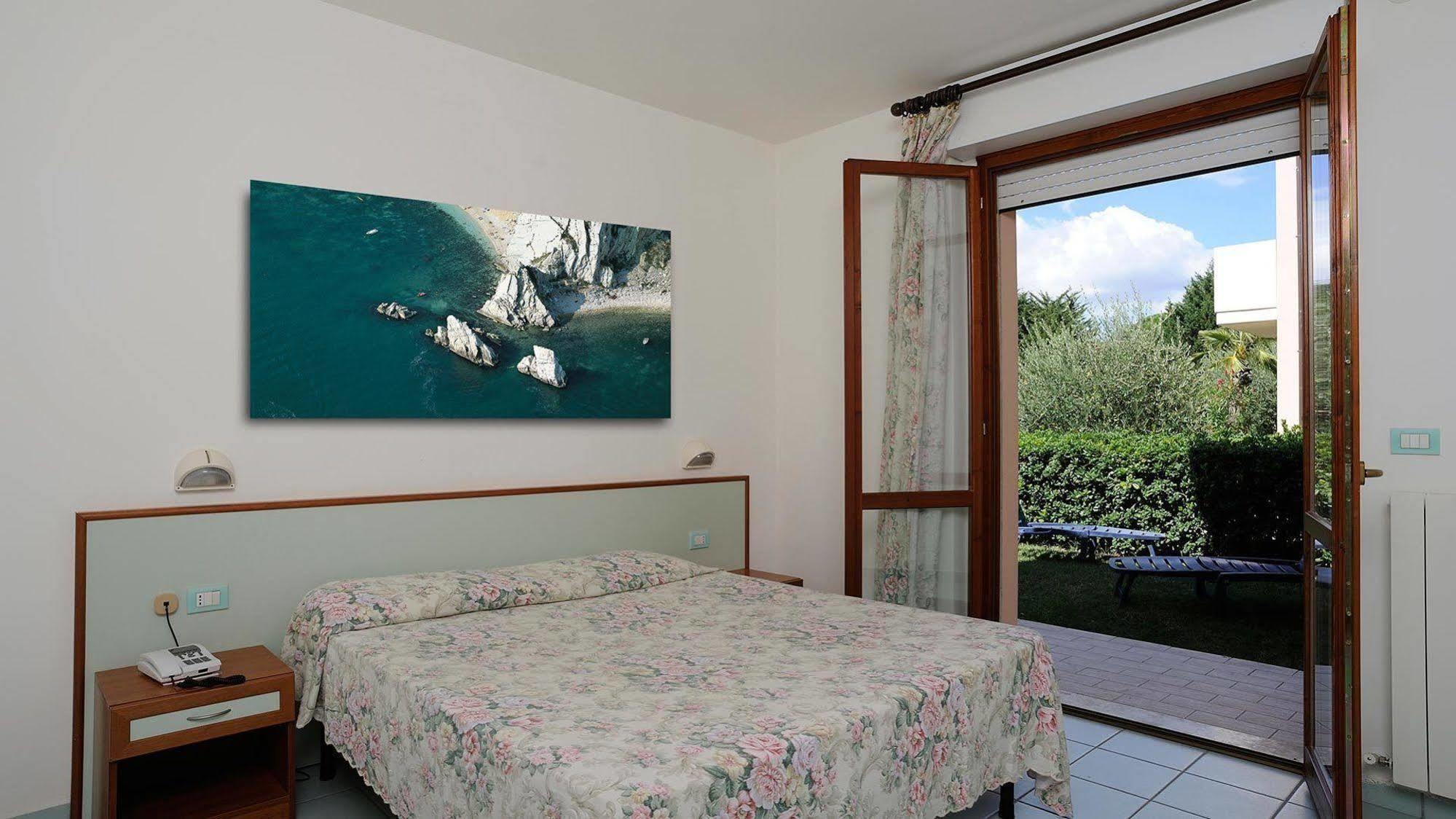 Villaggio Centro Vacanze De Angelis Numana Exterior photo